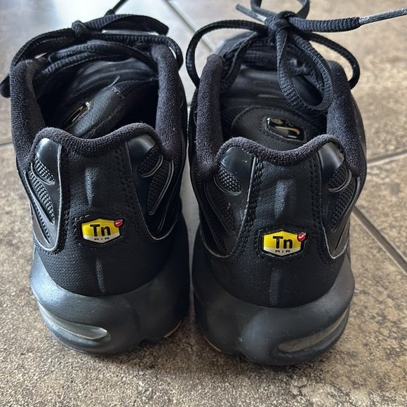 Nike Air Max Shoes - Picture 5 of 7